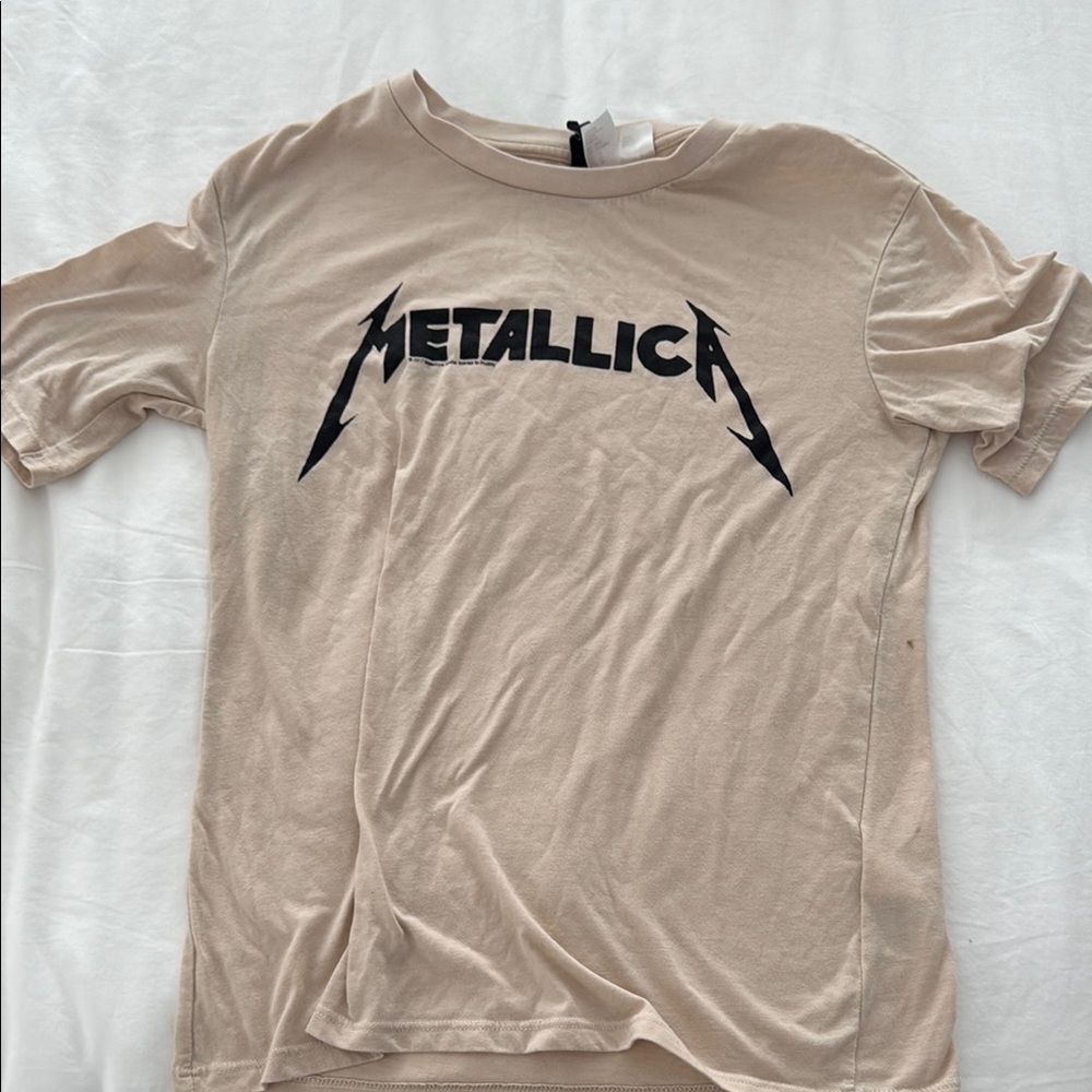 Divided Tan and Black Short Sleeve graphic Tees Metallica rock band
